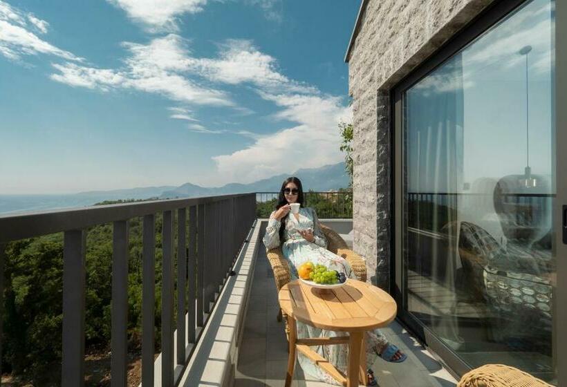 اتاق‌ استاندارد تودرتو با چشم‌انداز دریا, Vivid Blue Serenity Resort