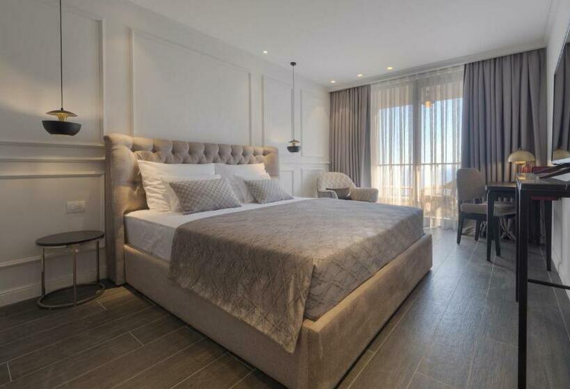 חדר סטנדרט עם מרפסת, Vivid Blue Serenity Resort
