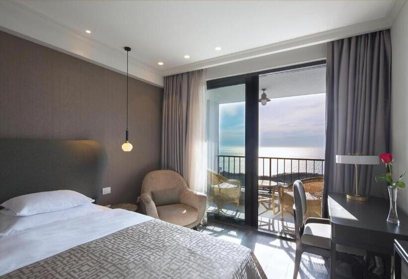 اتاق استاندارد با بالکن و چشم‌انداز دریا, Vivid Blue Serenity Resort