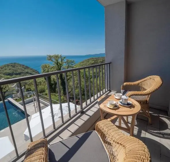 اتاق استاندارد با بالکن و چشم‌انداز دریا, Vivid Blue Serenity Resort
