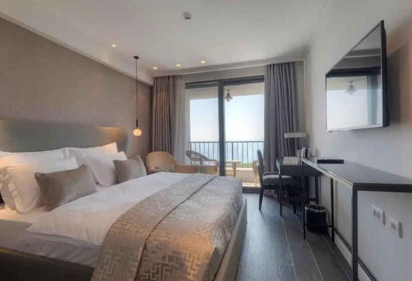 اتاق استاندارد با بالکن و چشم‌انداز دریا, Vivid Blue Serenity Resort