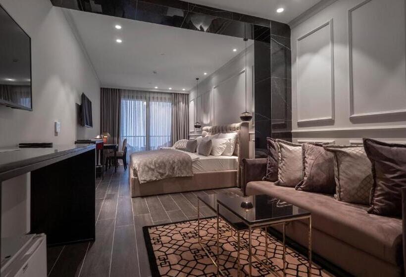 اتاق لوکس, Vivid Blue Serenity Resort