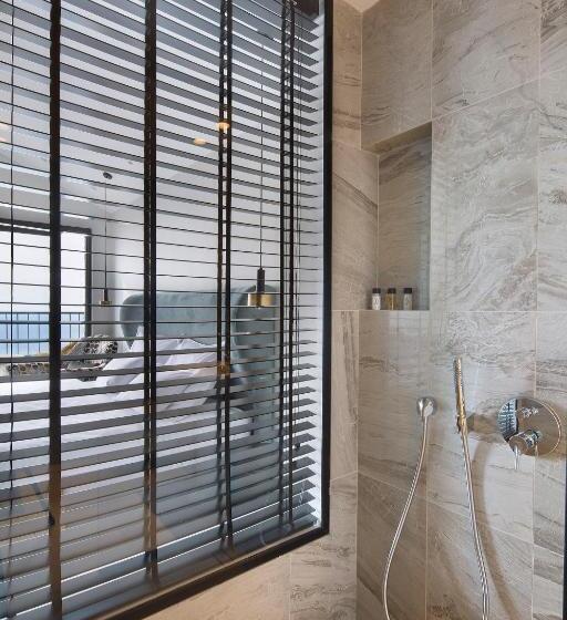 اتاق‌ استاندارد تودرتو با چشم‌انداز دریا, Vivid Blue Serenity Resort