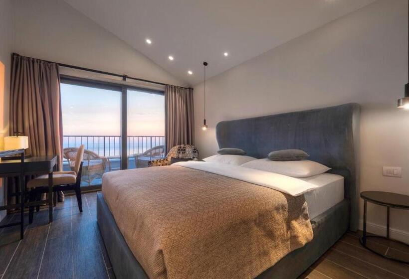 اتاق‌ استاندارد تودرتو با چشم‌انداز دریا, Vivid Blue Serenity Resort