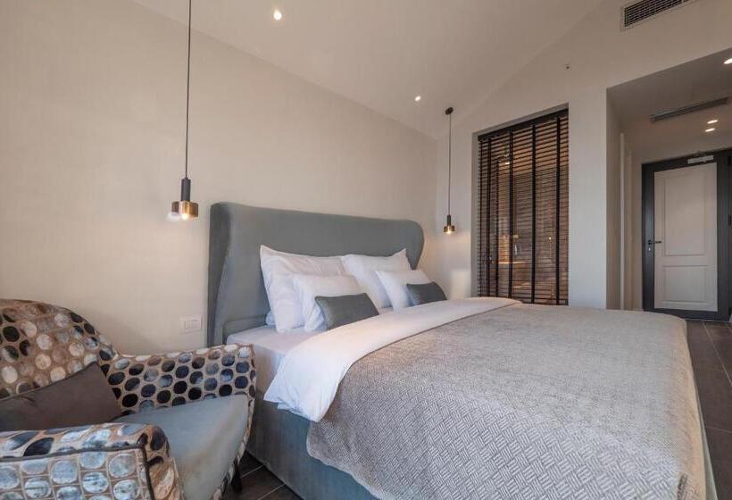 اتاق‌ استاندارد تودرتو با چشم‌انداز دریا, Vivid Blue Serenity Resort