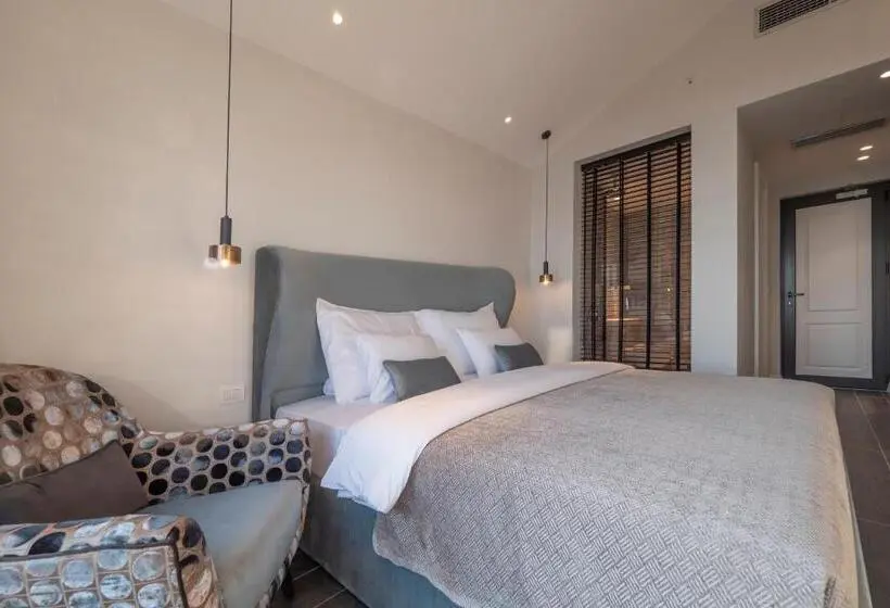 اتاق‌ استاندارد تودرتو با چشم‌انداز دریا, Vivid Blue Serenity Resort