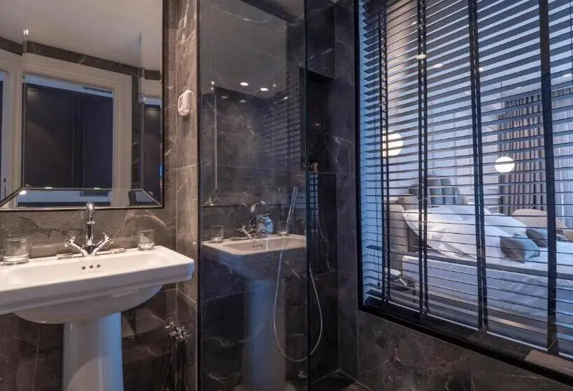 اتاق استاندارد با چشم‌انداز استخر, Vivid Blue Serenity Resort