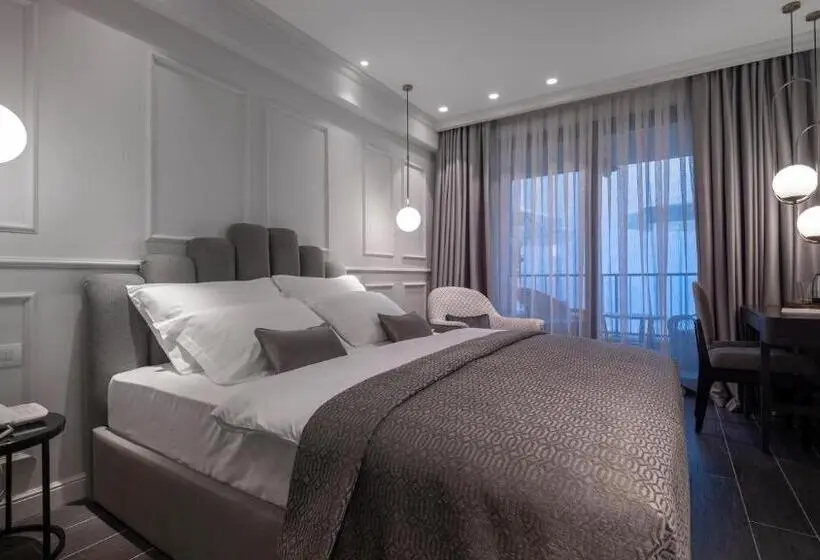 اتاق استاندارد با چشم‌انداز استخر, Vivid Blue Serenity Resort