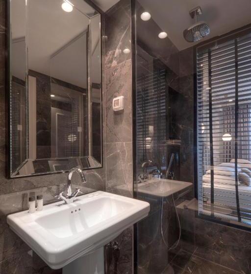 اتاق استاندارد با چشم‌انداز استخر, Vivid Blue Serenity Resort