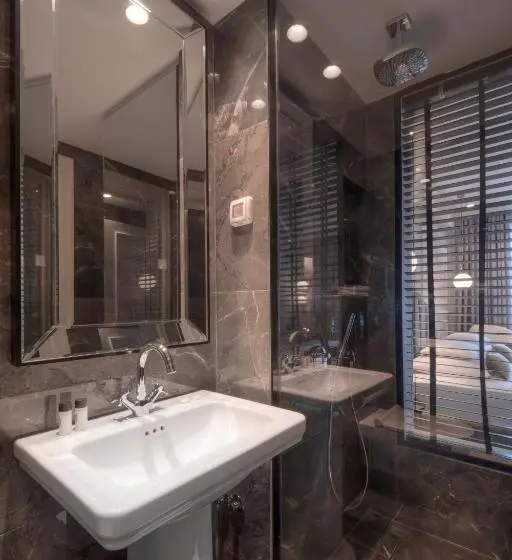 اتاق استاندارد با چشم‌انداز استخر, Vivid Blue Serenity Resort