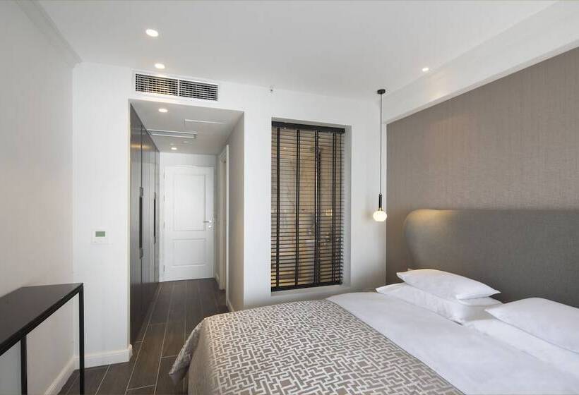 اتاق استاندارد با بالکن و چشم‌انداز دریا, Vivid Blue Serenity Resort