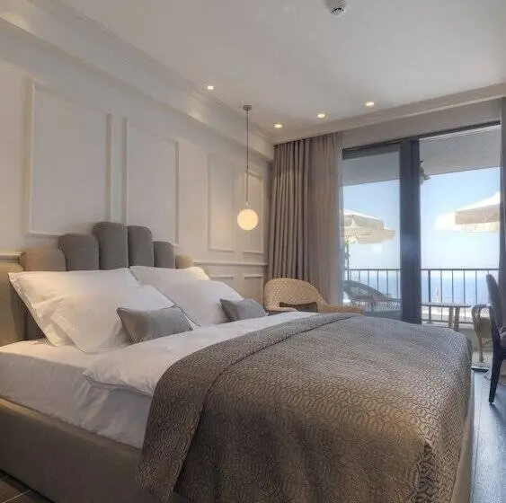 اتاق استاندارد با بالکن و چشم‌انداز دریا, Vivid Blue Serenity Resort