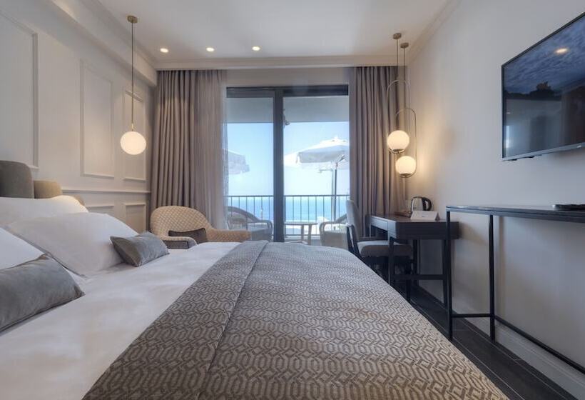 اتاق استاندارد با چشم‌انداز استخر, Vivid Blue Serenity Resort