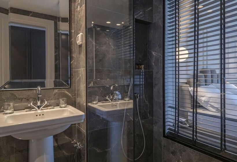 اتاق استاندارد با بالکن و چشم‌انداز دریا, Vivid Blue Serenity Resort