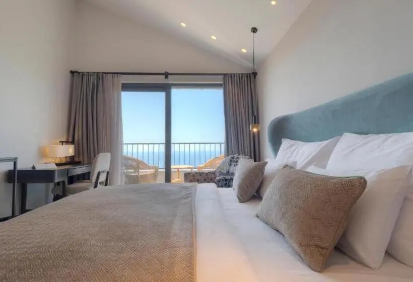 اتاق‌ استاندارد تودرتو با چشم‌انداز دریا, Vivid Blue Serenity Resort