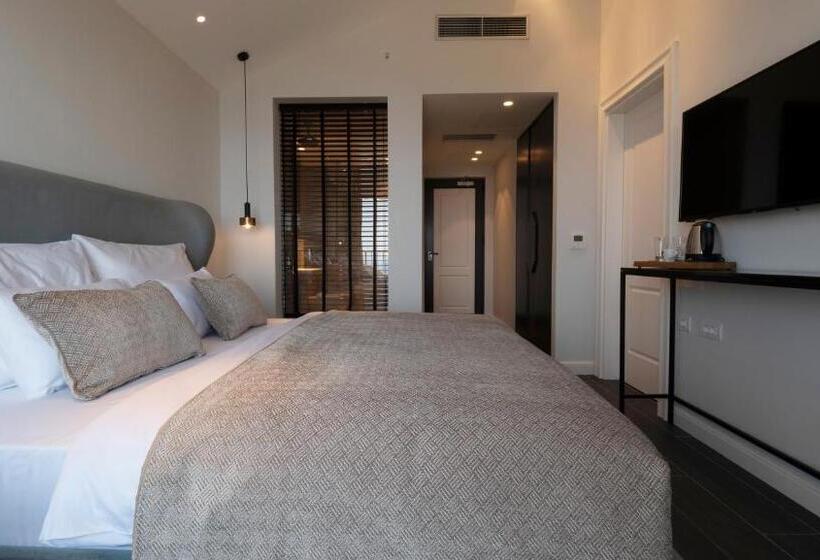 اتاق‌ استاندارد تودرتو با چشم‌انداز دریا, Vivid Blue Serenity Resort