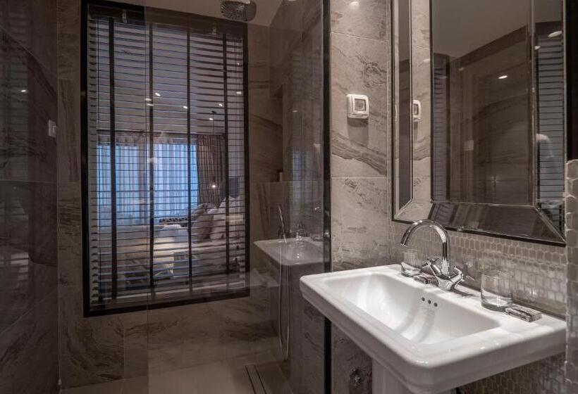 اتاق‌ استاندارد تودرتو با چشم‌انداز دریا, Vivid Blue Serenity Resort