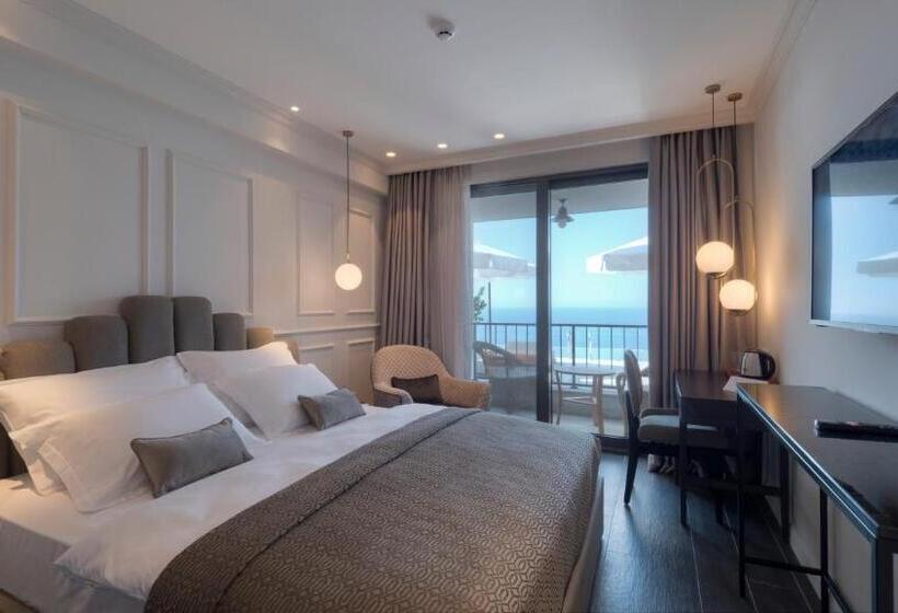 اتاق استاندارد با چشم‌انداز استخر, Vivid Blue Serenity Resort