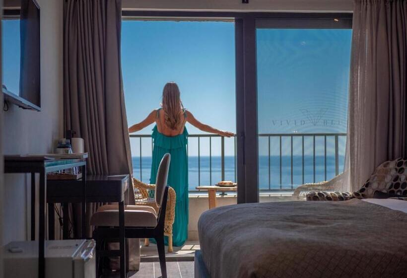 اتاق‌ استاندارد تودرتو با چشم‌انداز دریا, Vivid Blue Serenity Resort