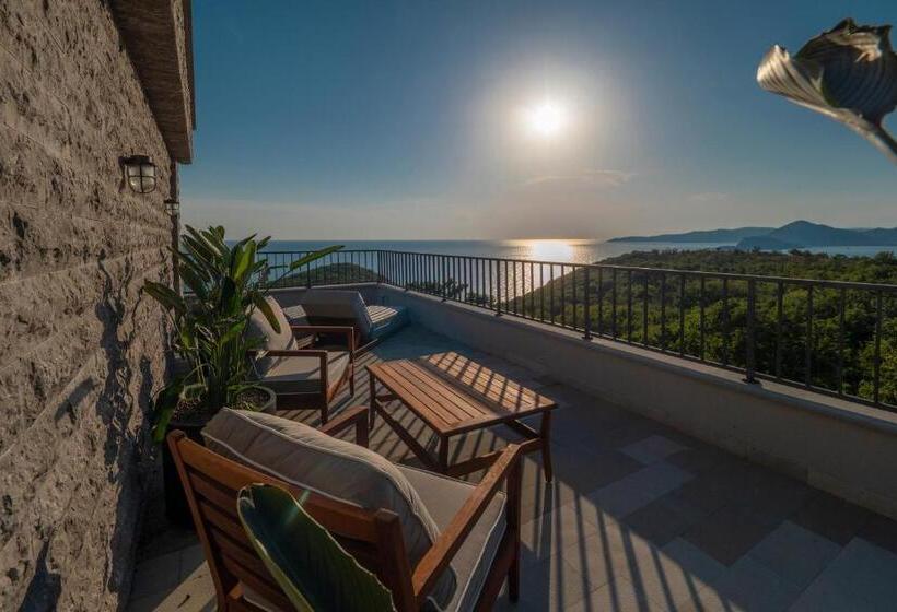 اتاق‌ استاندارد تودرتو با چشم‌انداز دریا, Vivid Blue Serenity Resort