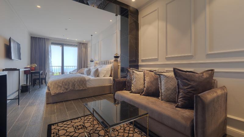 اتاق لوکس, Vivid Blue Serenity Resort