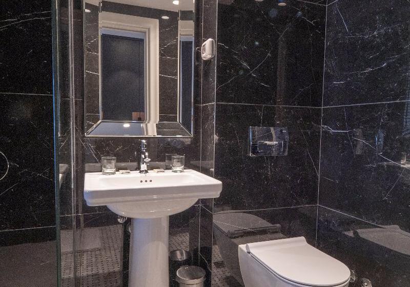 اتاق لوکس, Vivid Blue Serenity Resort