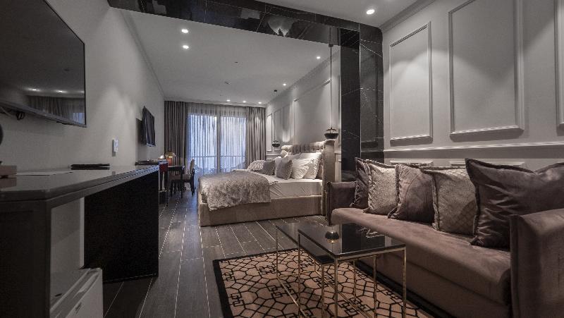 اتاق لوکس, Vivid Blue Serenity Resort