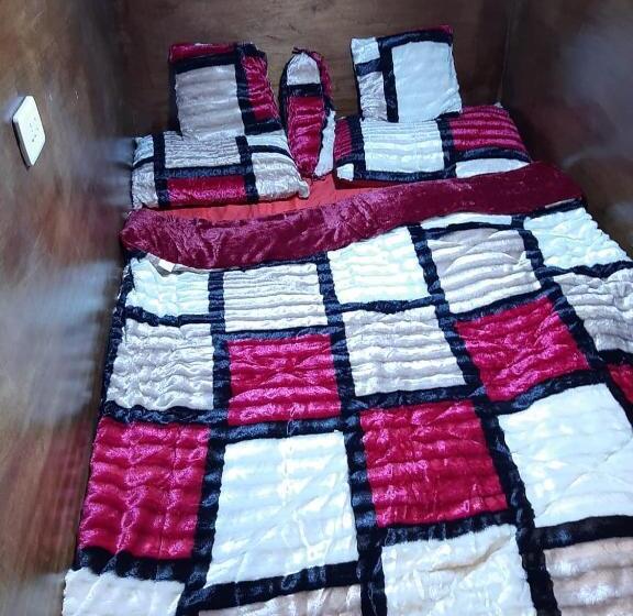 اتاق استاندارد, Petra Cabin Hostel