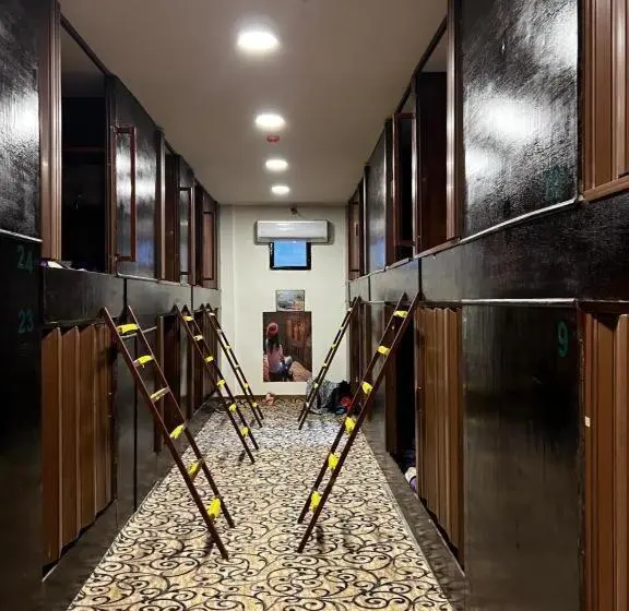 اتاق استاندارد چهار تخته, Petra Cabin Hostel