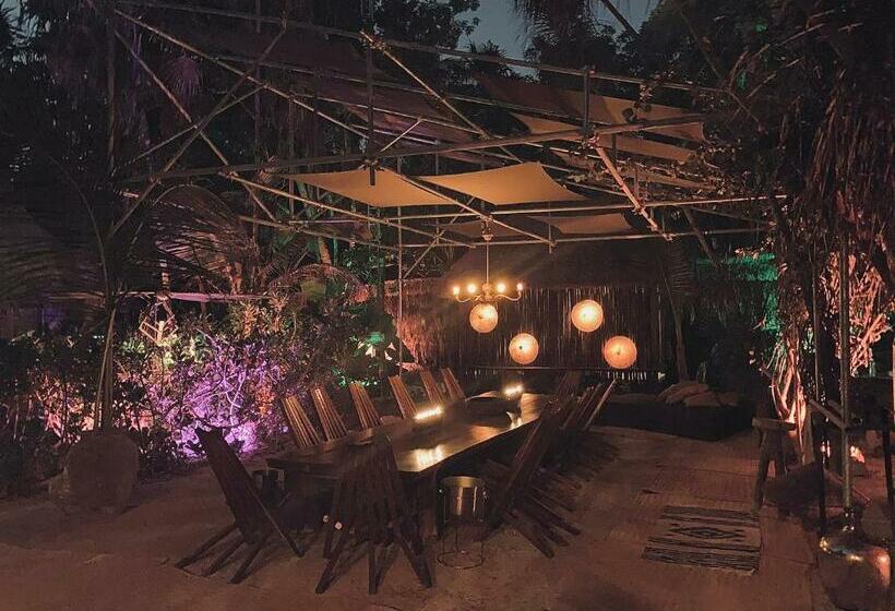 اتاق لوکس با بالکن و چشمانداز دریا, Libelula Tulum Beachfront