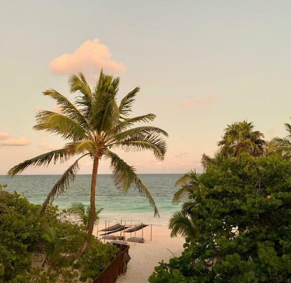 اتاق لوکس با بالکن و چشمانداز دریا, Libelula Tulum Beachfront