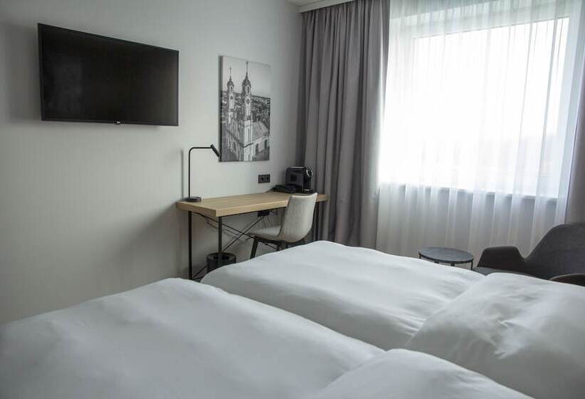 اتاق سوپریور با چشم‌انداز, Park Inn By Radisson Vilnius Airport Hotel & Conference Centre