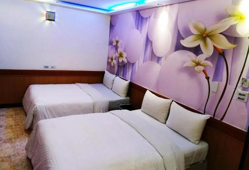 اتاق استاندارد چهار تخته, Hong Ben
