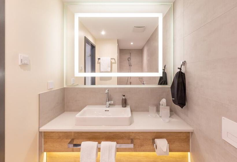 דירת חדר סופריור, Stellaris Apartment