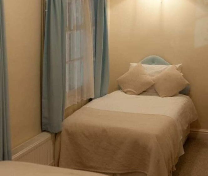 スタンダードルーム, Oak Inn