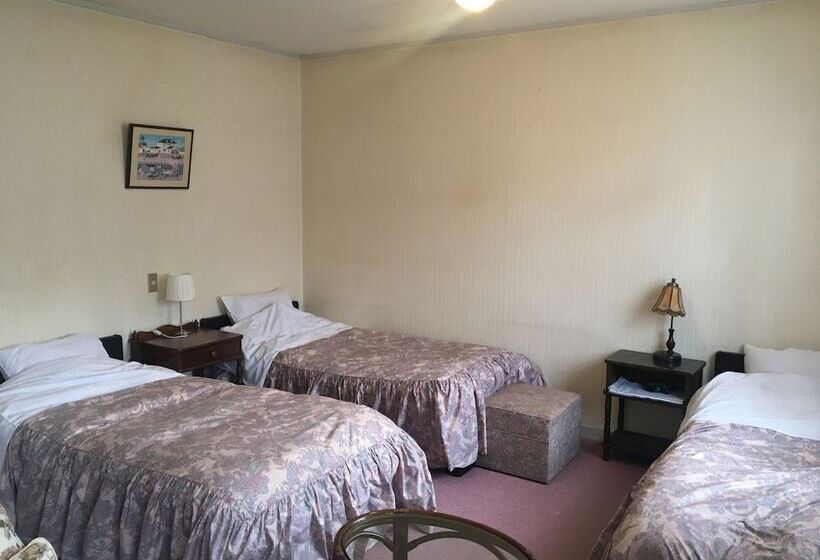 스탠다드 트리플 룸, Petit Hotel And Restaurant Air Mail