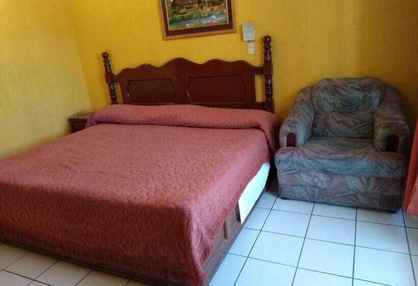 غرفة ديلوكس, Real Jojutla