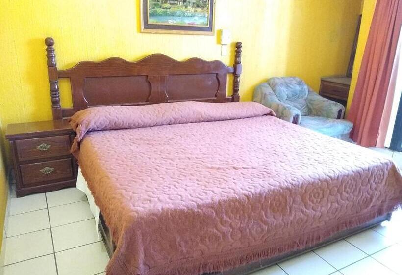 غرفة ديلوكس, Real Jojutla