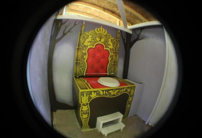 شاليه غرفة نوم واحدة, Lost River Hostel