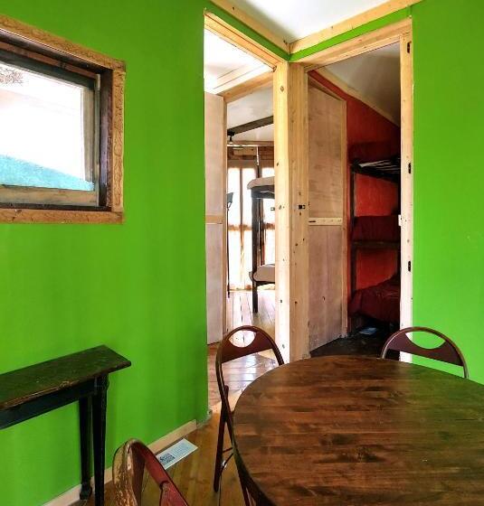 Шале 1 Спальня, Lost River Hostel