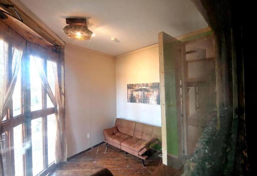 شاليه غرفة نوم واحدة, Lost River Hostel