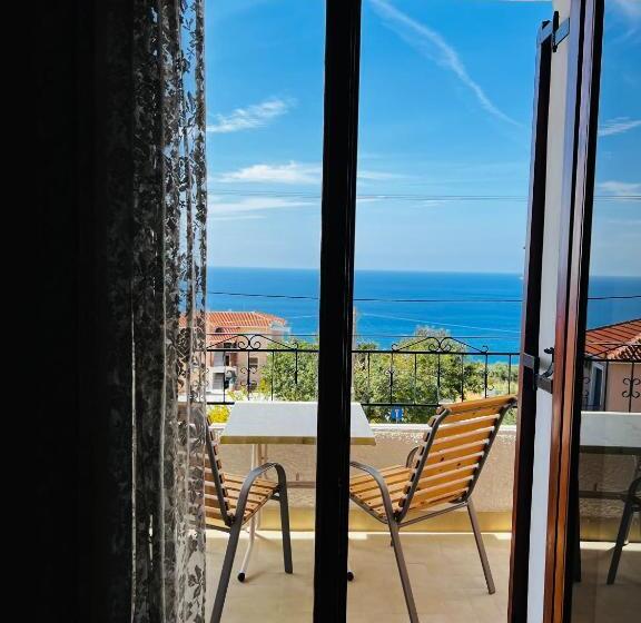 إستوديو قياسى مطل على البحر, Ocean Front Studios 77