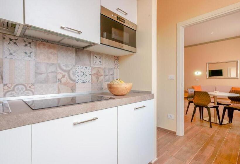 اتاق لوکس چهار تخته, Attico Di Via D'azeglio