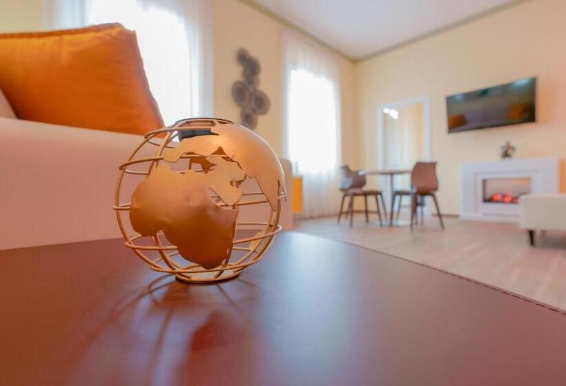 اتاق لوکس چهار تخته, Attico Di Via D'azeglio