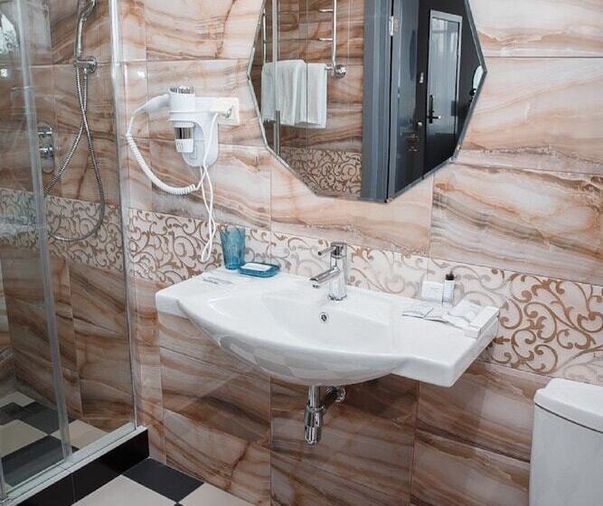 اتاق لوکس, Raketa