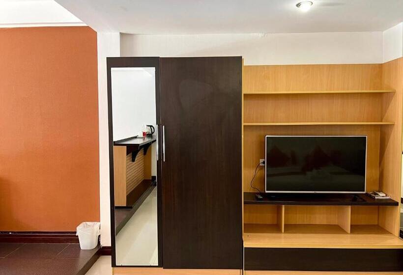 Номер Deluxe Вид на Бассейн, La Villa Khon Kaen