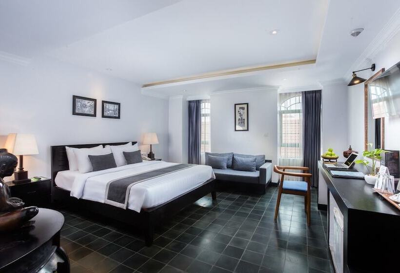 اتاق لوکس با تخت بزرگ, People By The Community