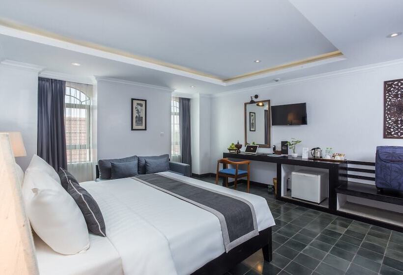 اتاق لوکس با تخت بزرگ, People By The Community