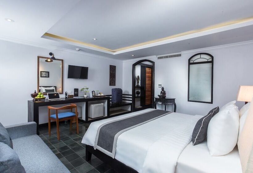 اتاق لوکس با تخت بزرگ, People By The Community