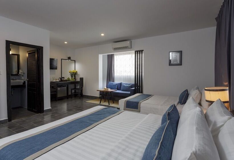 اتاق لوکس خانوادگی, People By The Community